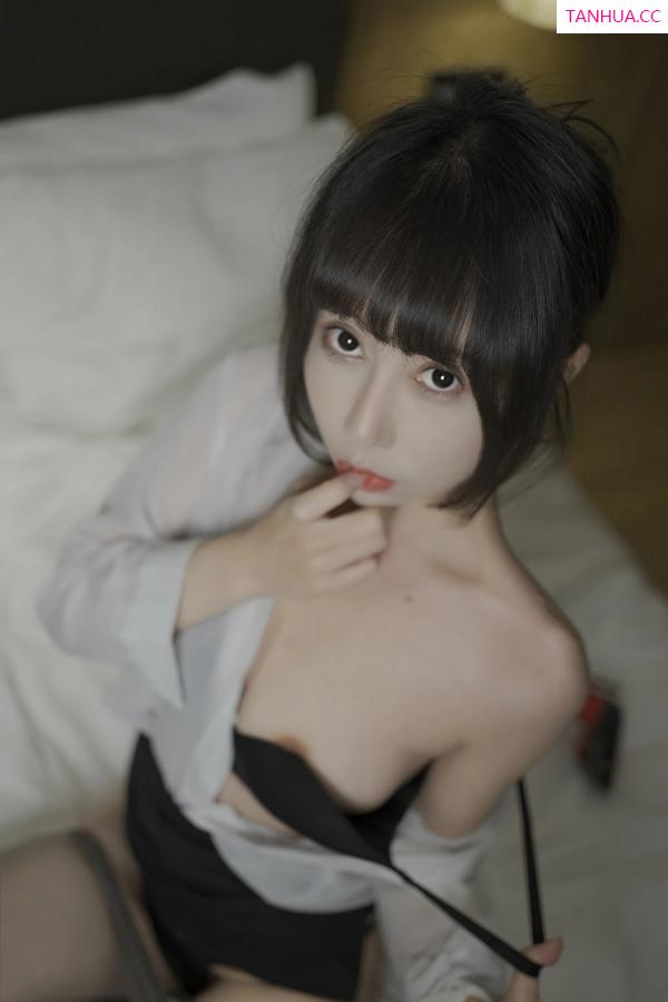   [XiuRen]高清写真图 2023.05.22 No.6776 夏馨瑶 黑丝短裙第58张图片